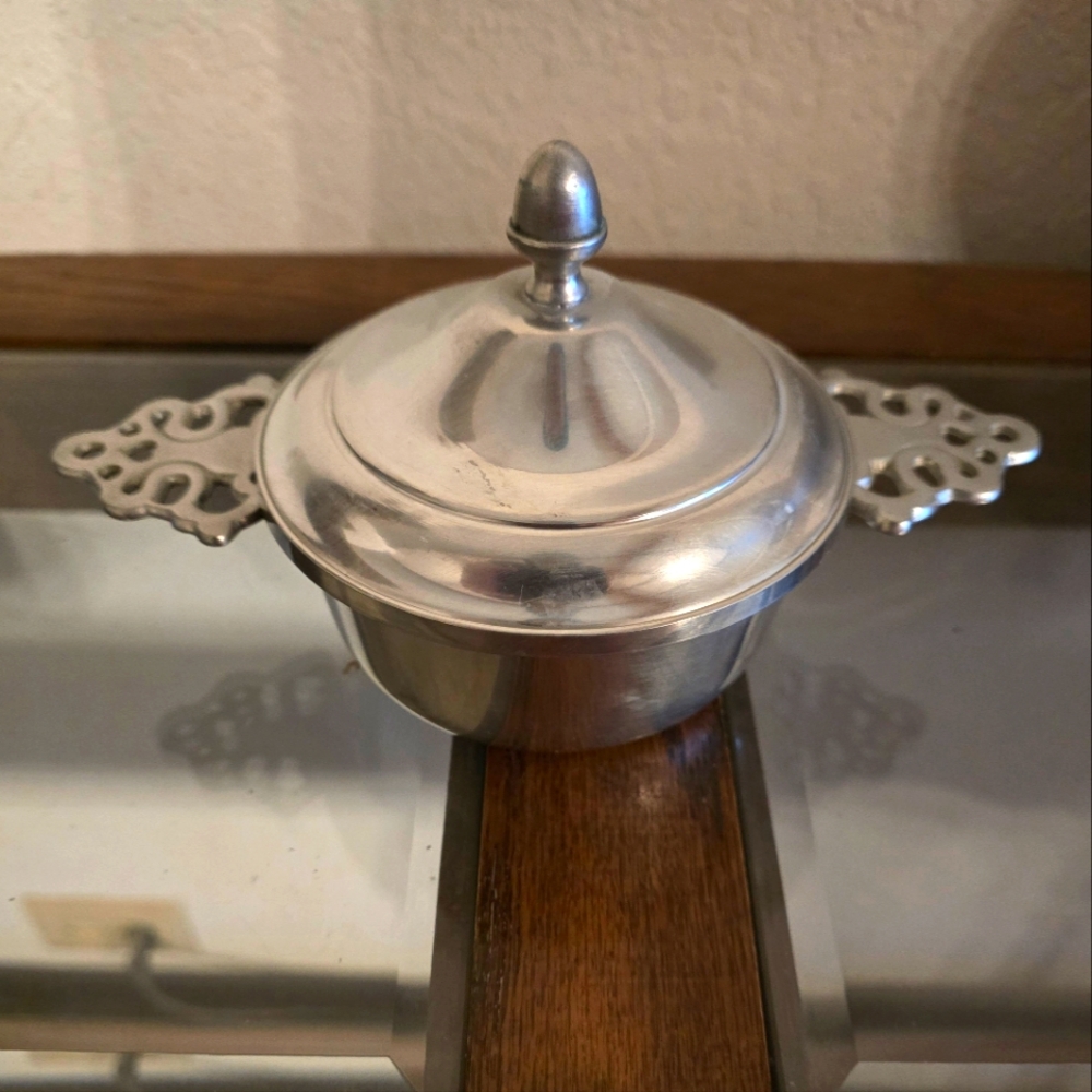 Vintage Woodbury Pewter Scrolled Double Handle Porringer With Lid